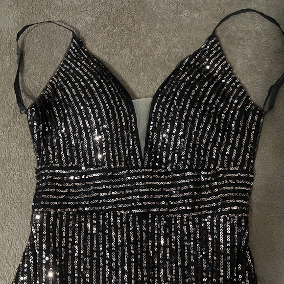 Black & Gold sequin prom/pageant dress. - Picture 1 of 5